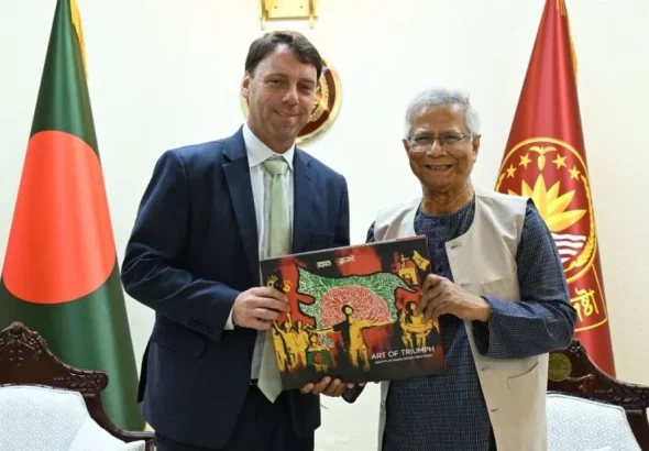 ক্তরাষ্ট্রের সহকারী বাণিজ্য প্রতিনিধি ব্রেন্ডান লিঞ্চের সঙ্গে প্রধান উপদেষ্টা অধ্যাপক মুহাম্মদ ইউনূস